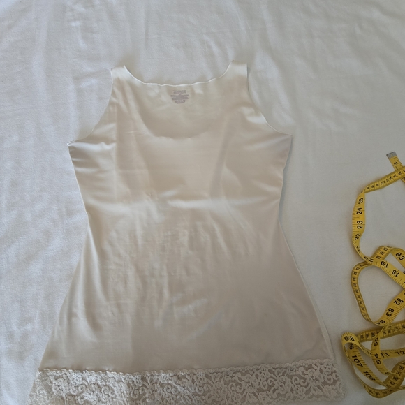 SPANX Hide & Sleek Shapewear Tank Lace Hem Scoop Neck Cream 1X - Picture 8 of 11